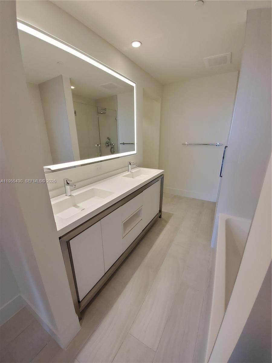 2000 Metropica Way #1401, Sunrise FL 33323