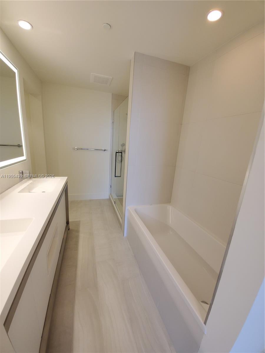 2000 Metropica Way #1401, Sunrise FL 33323