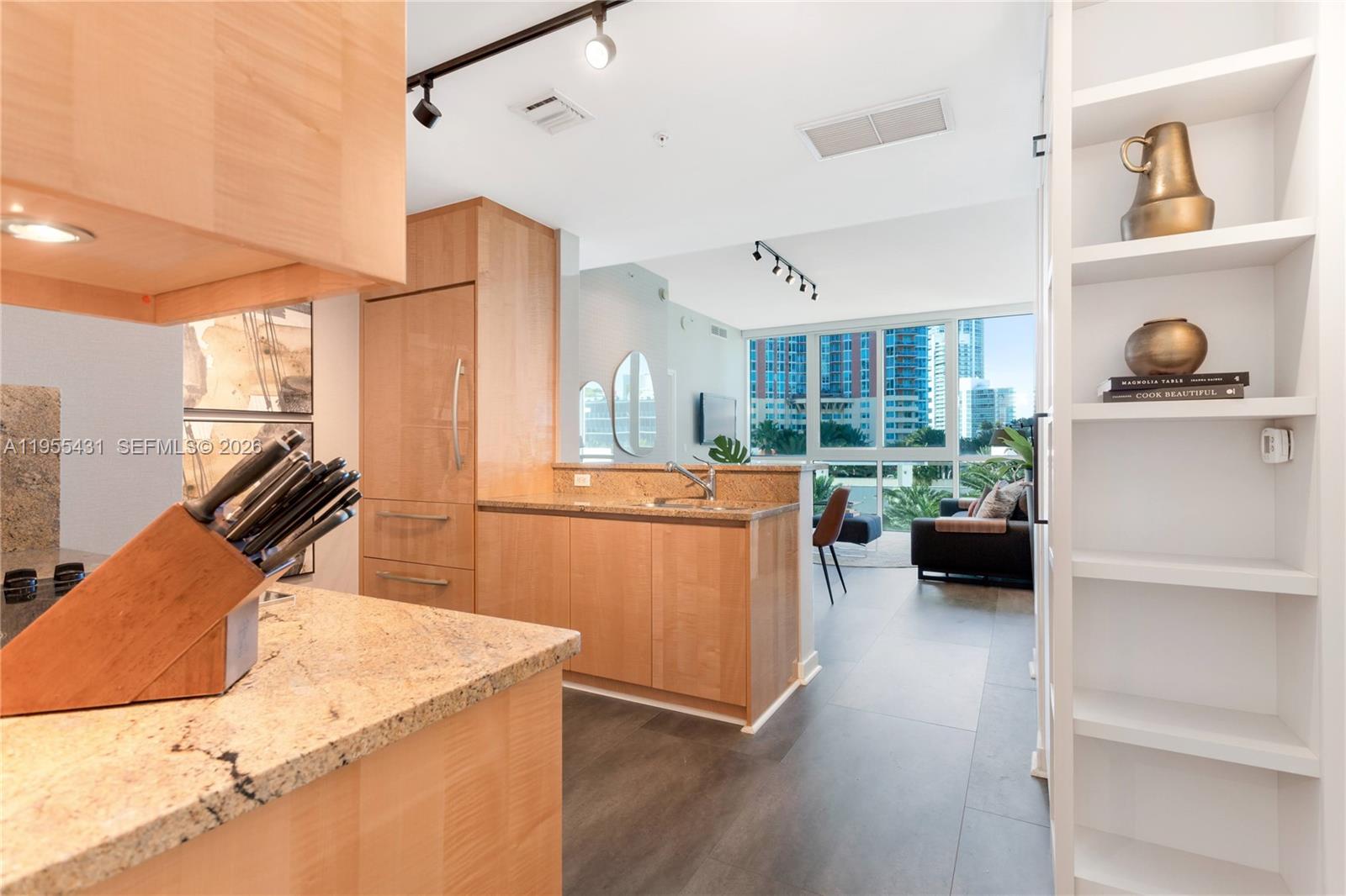 50 S Pointe Dr #609, Miami Beach FL 33139