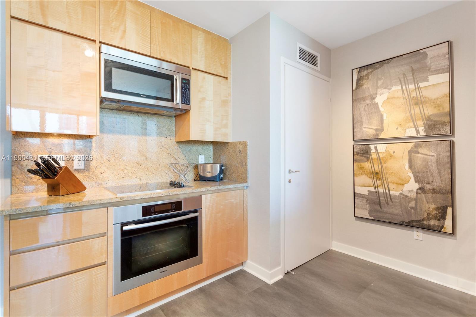 50 S Pointe Dr #609, Miami Beach FL 33139
