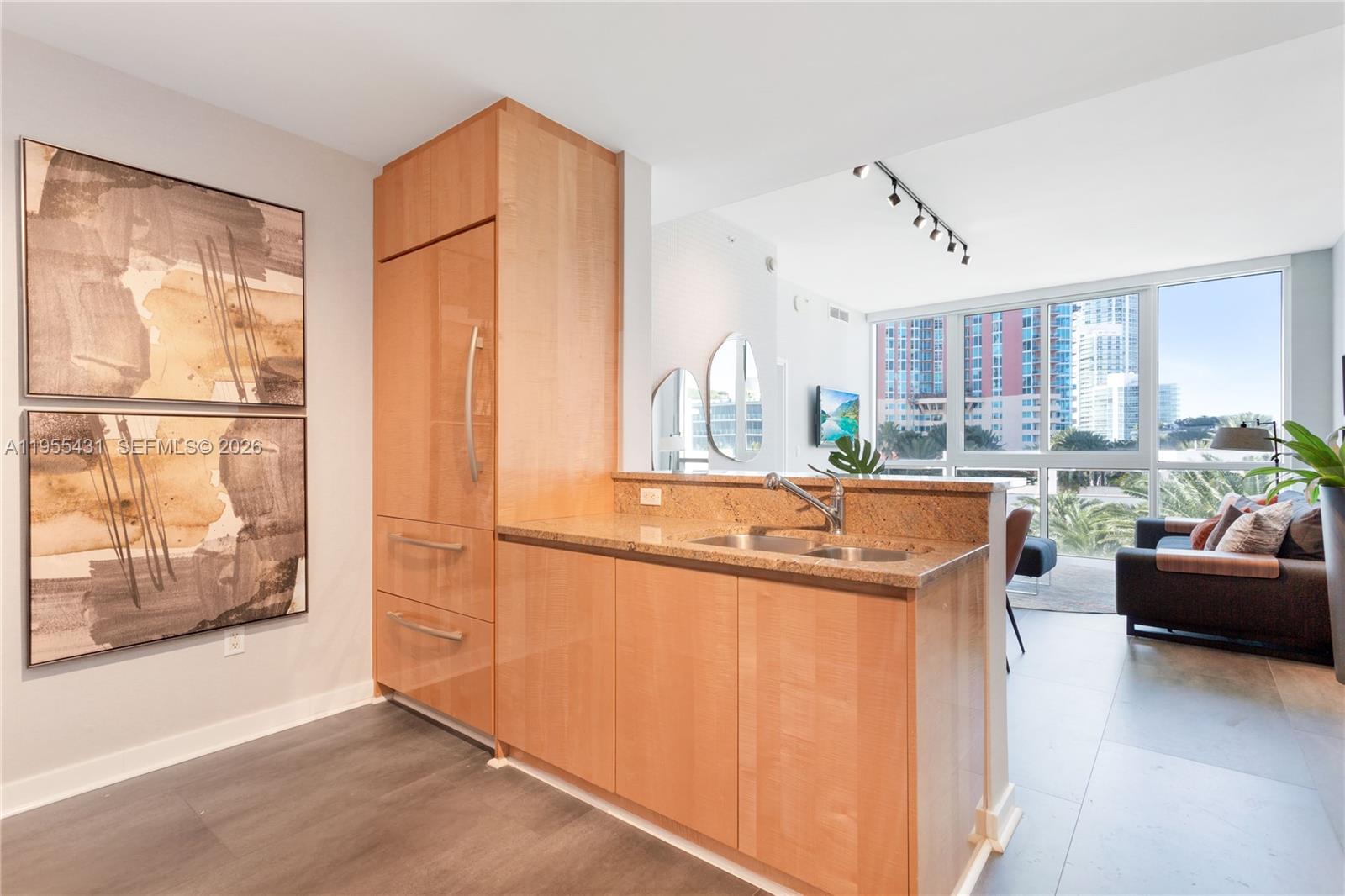 50 S Pointe Dr #609, Miami Beach FL 33139