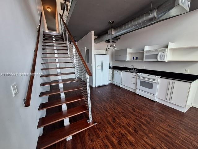 690 SW 1 Ct #2711, Miami FL 33130
