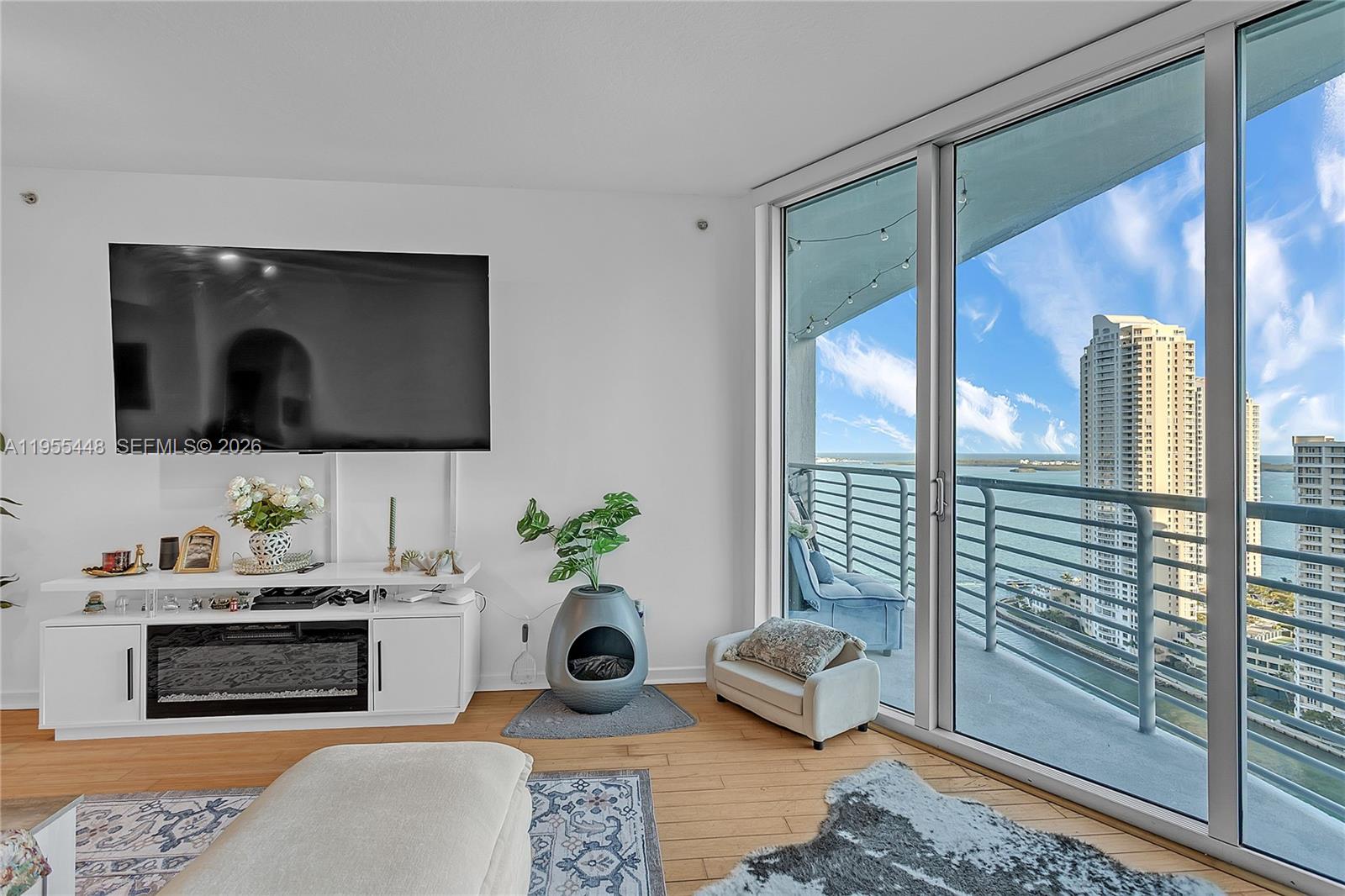 325 S BISCAYNE BL #3117, Miami FL 33131