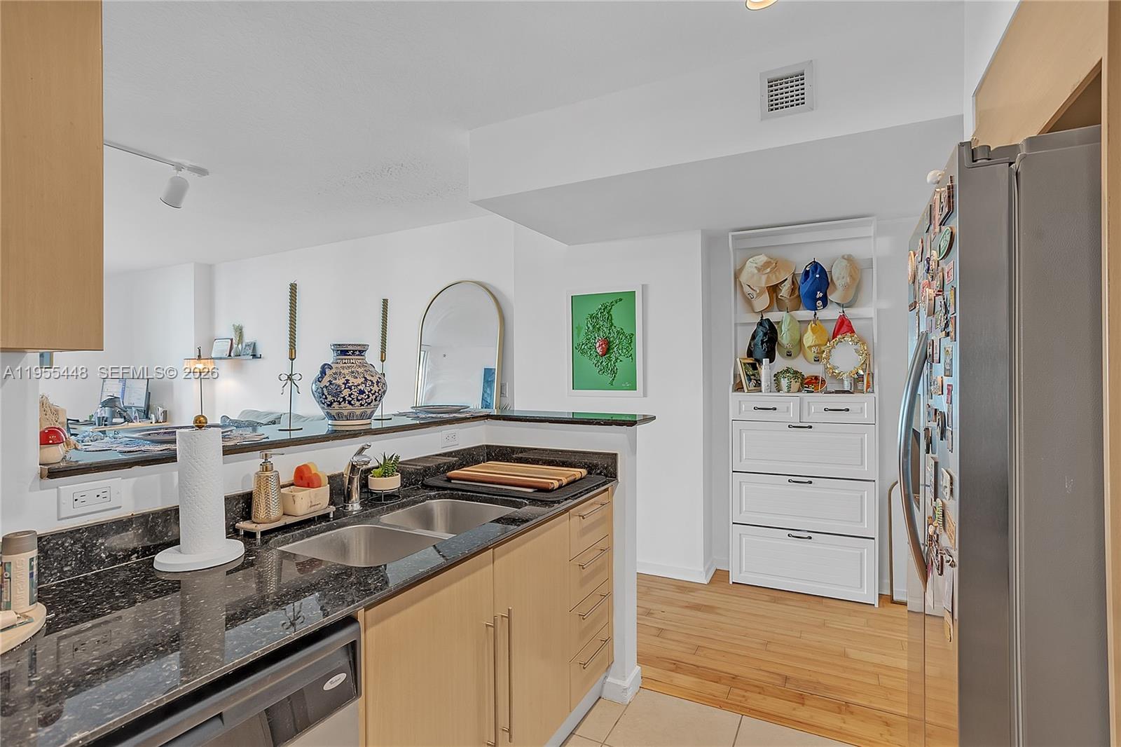 325 S BISCAYNE BL #3117, Miami FL 33131