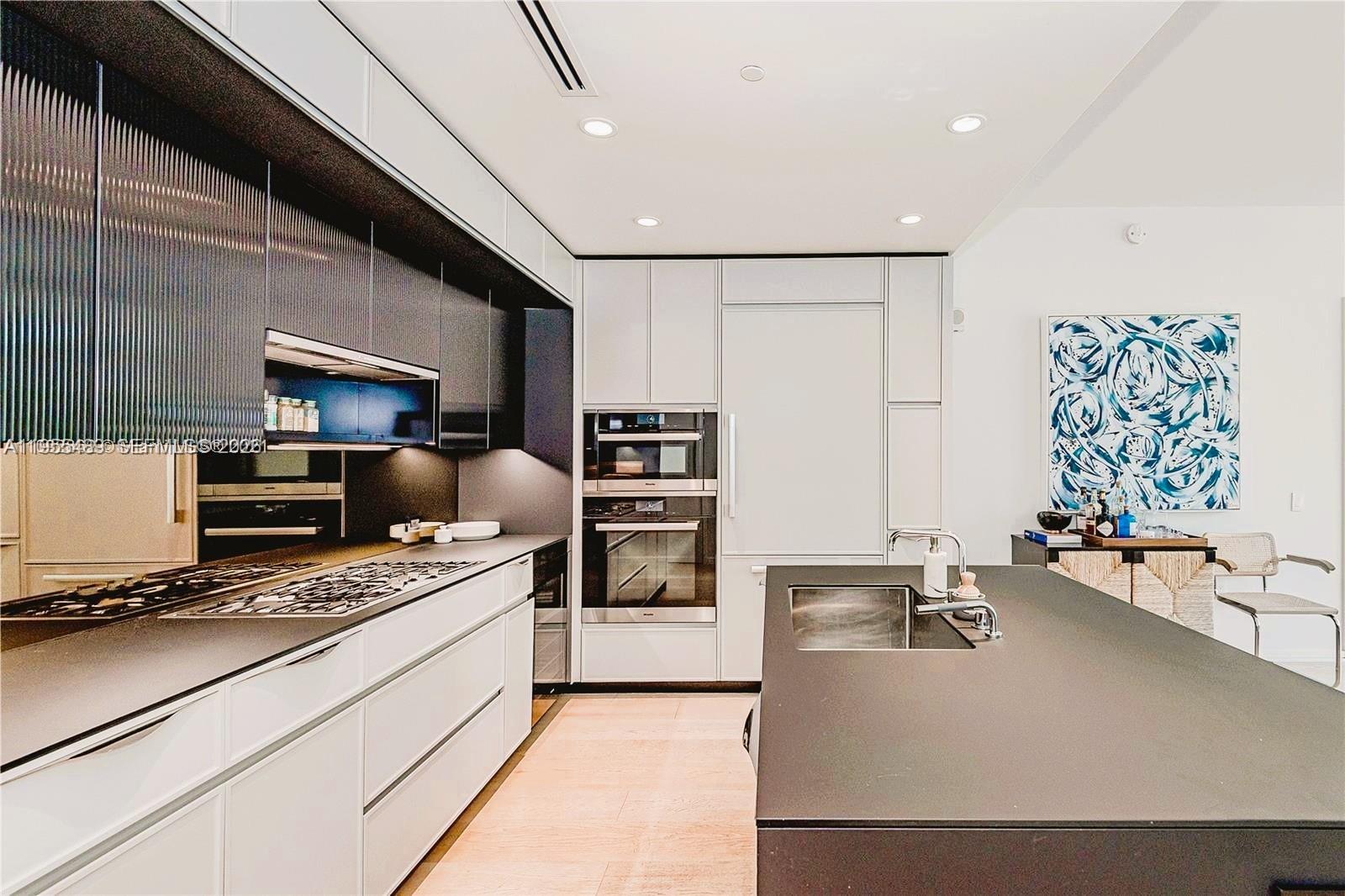 300 E Collins Ave #2D, Miami Beach FL 33139