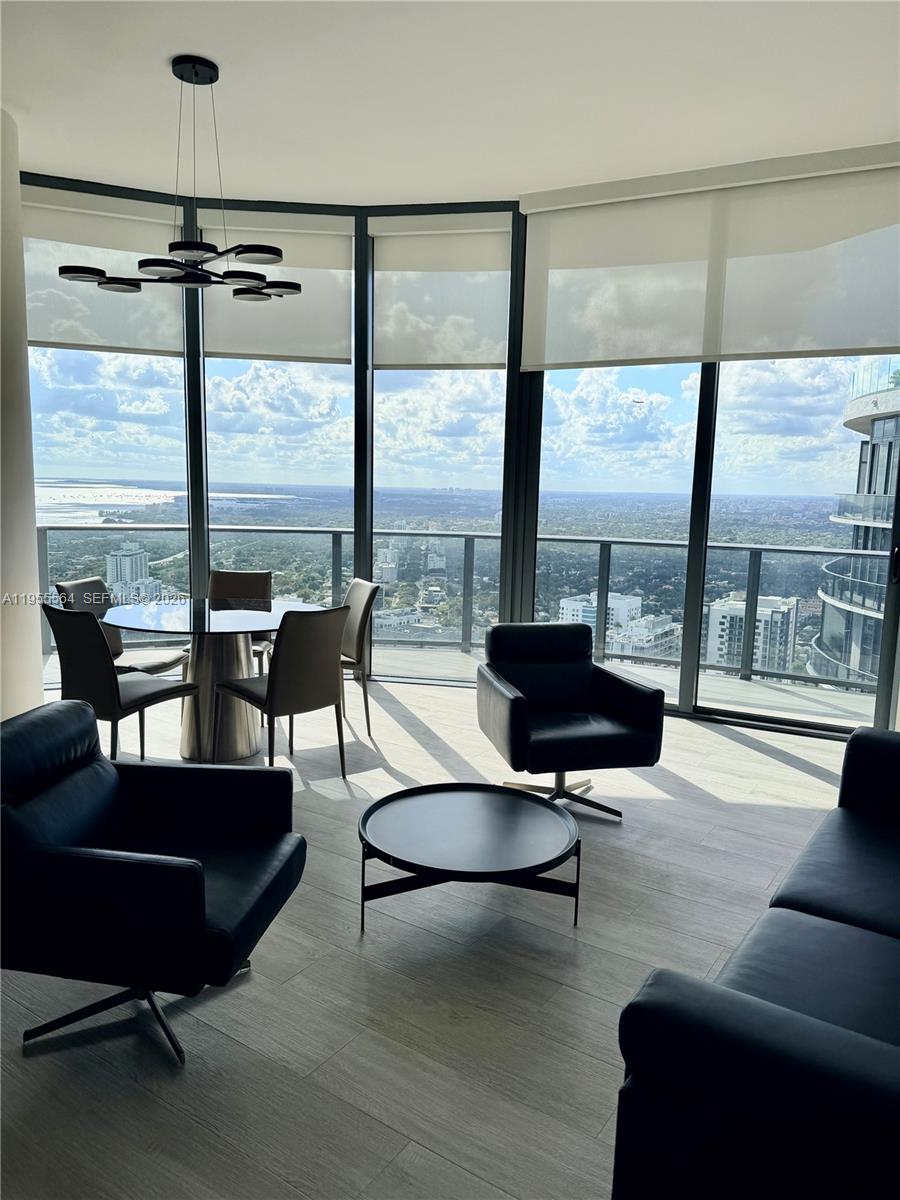 45 SW 9th St #4606, Miami FL 33130