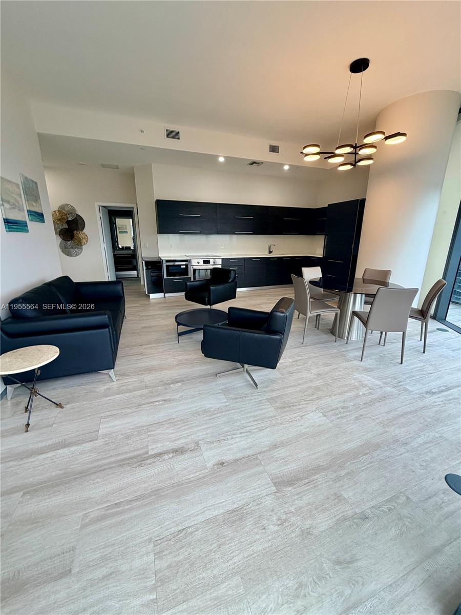 45 SW 9th St #4606, Miami FL 33130