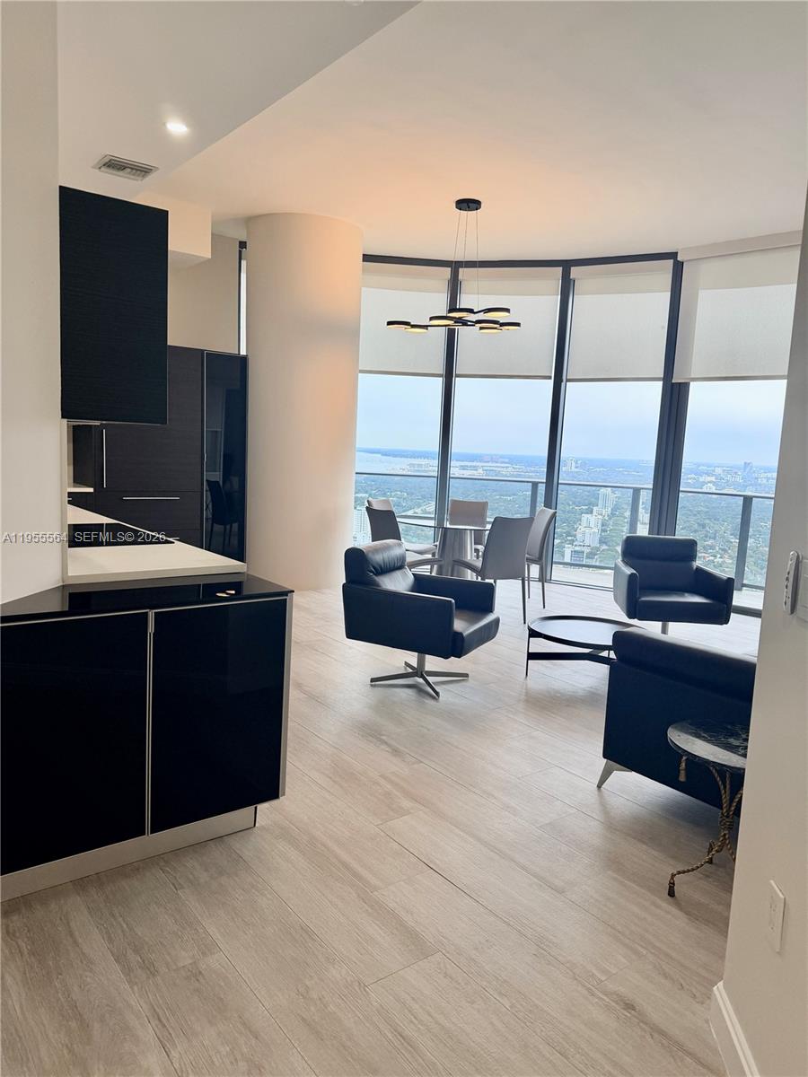 45 SW 9th St #4606, Miami FL 33130