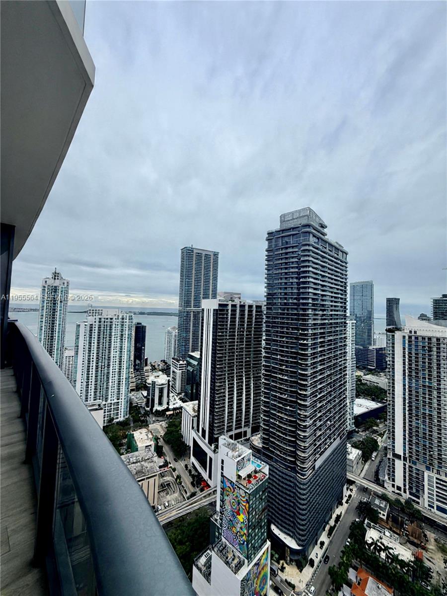 45 SW 9th St #4606, Miami FL 33130