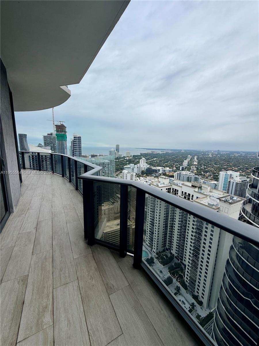 45 SW 9th St #4606, Miami FL 33130