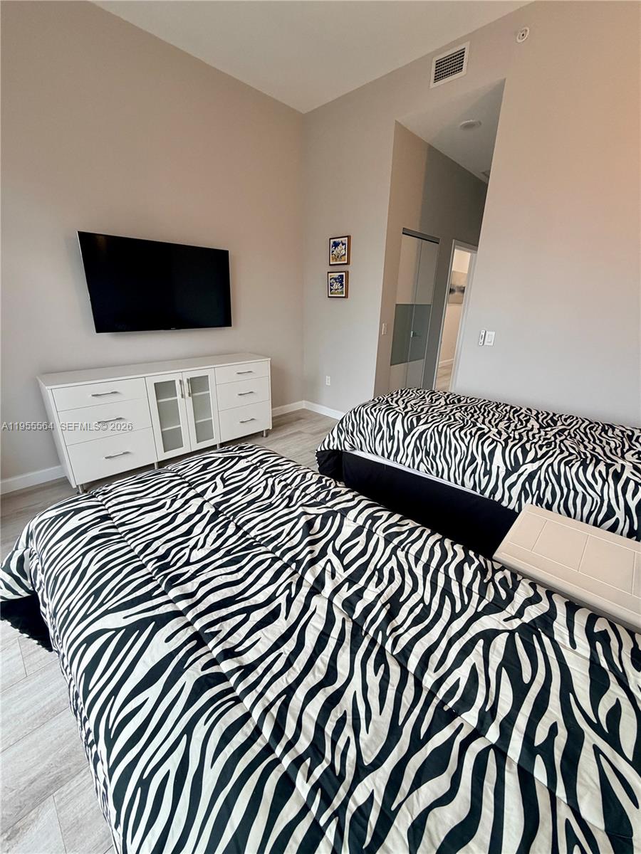 45 SW 9th St #4606, Miami FL 33130