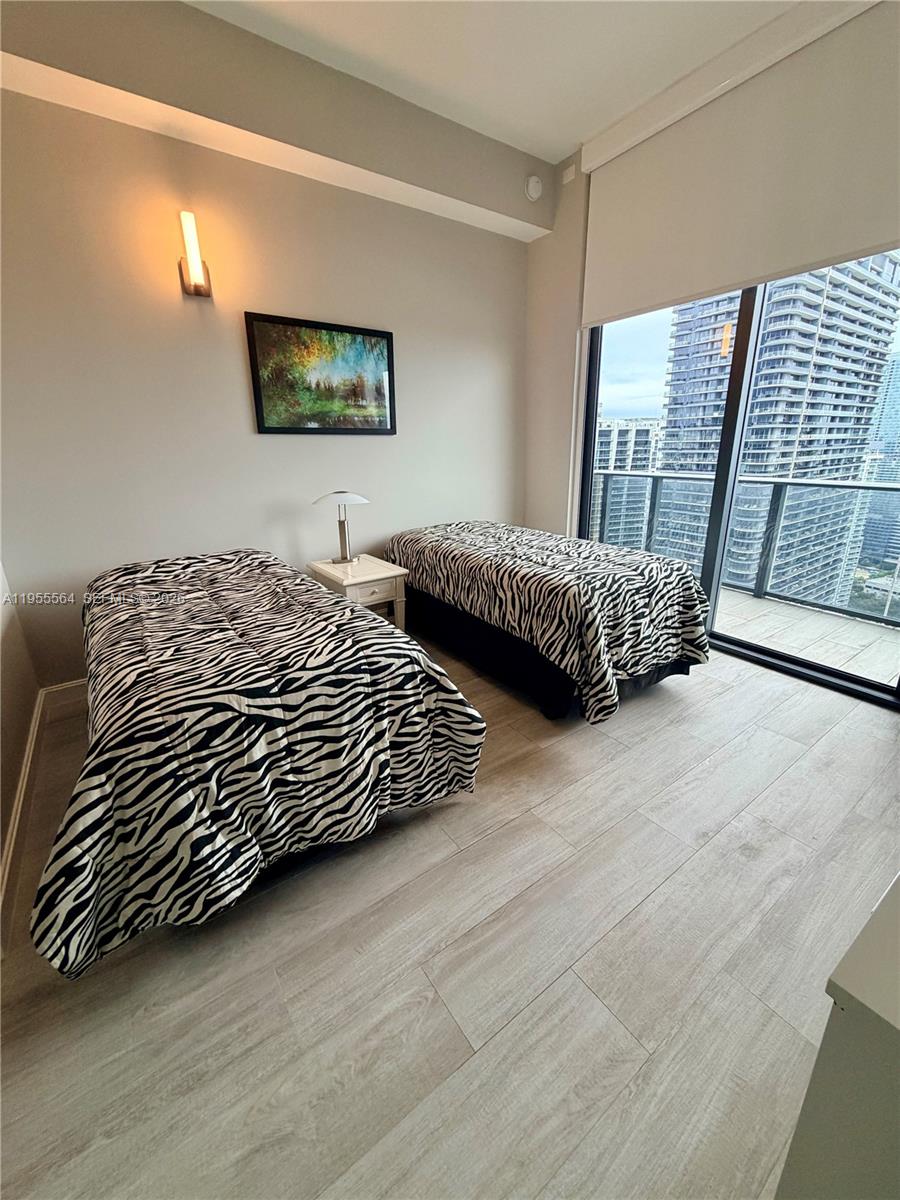 45 SW 9th St #4606, Miami FL 33130