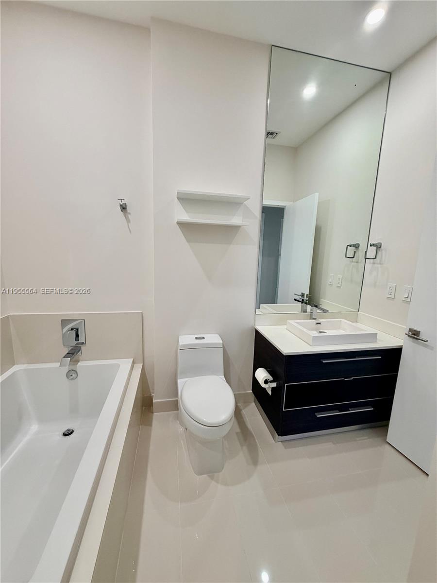 45 SW 9th St #4606, Miami FL 33130