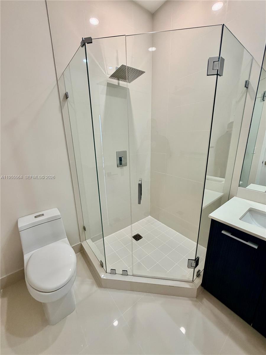 45 SW 9th St #4606, Miami FL 33130