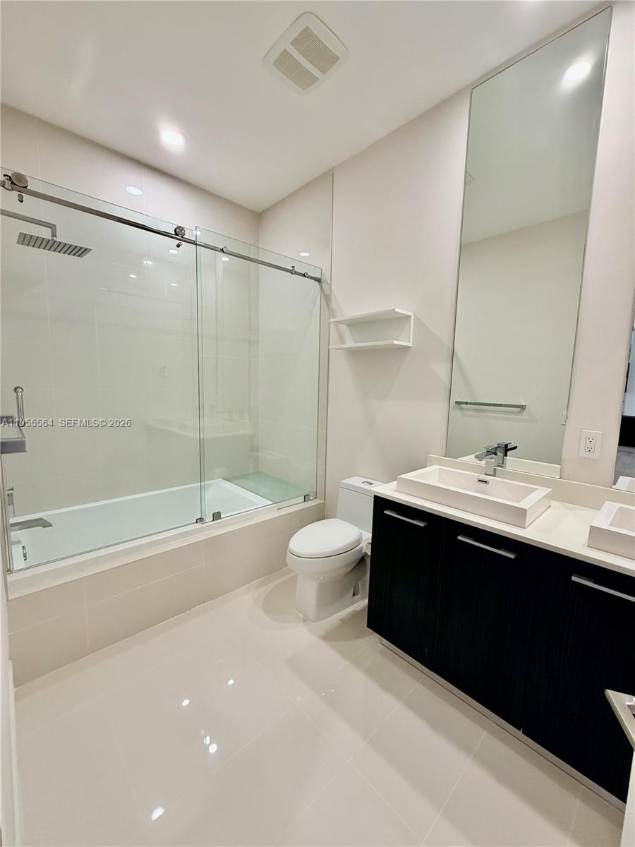 45 SW 9th St #4606, Miami FL 33130