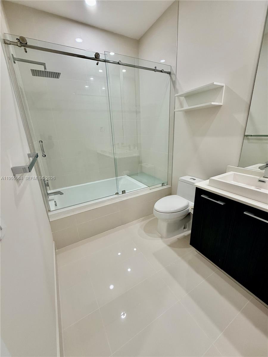 45 SW 9th St #4606, Miami FL 33130