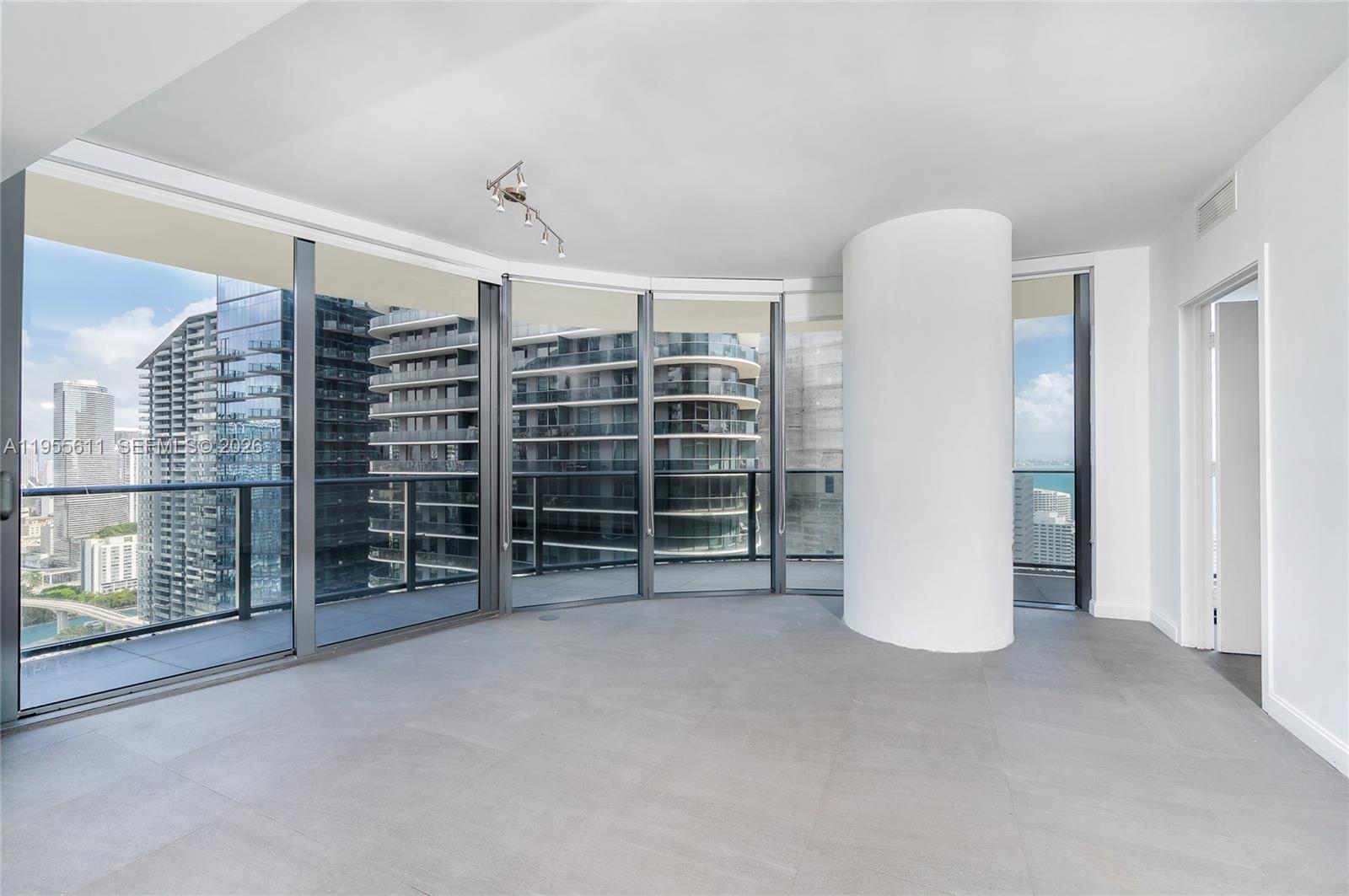 45 SW 9th St #3401, Miami FL 33130