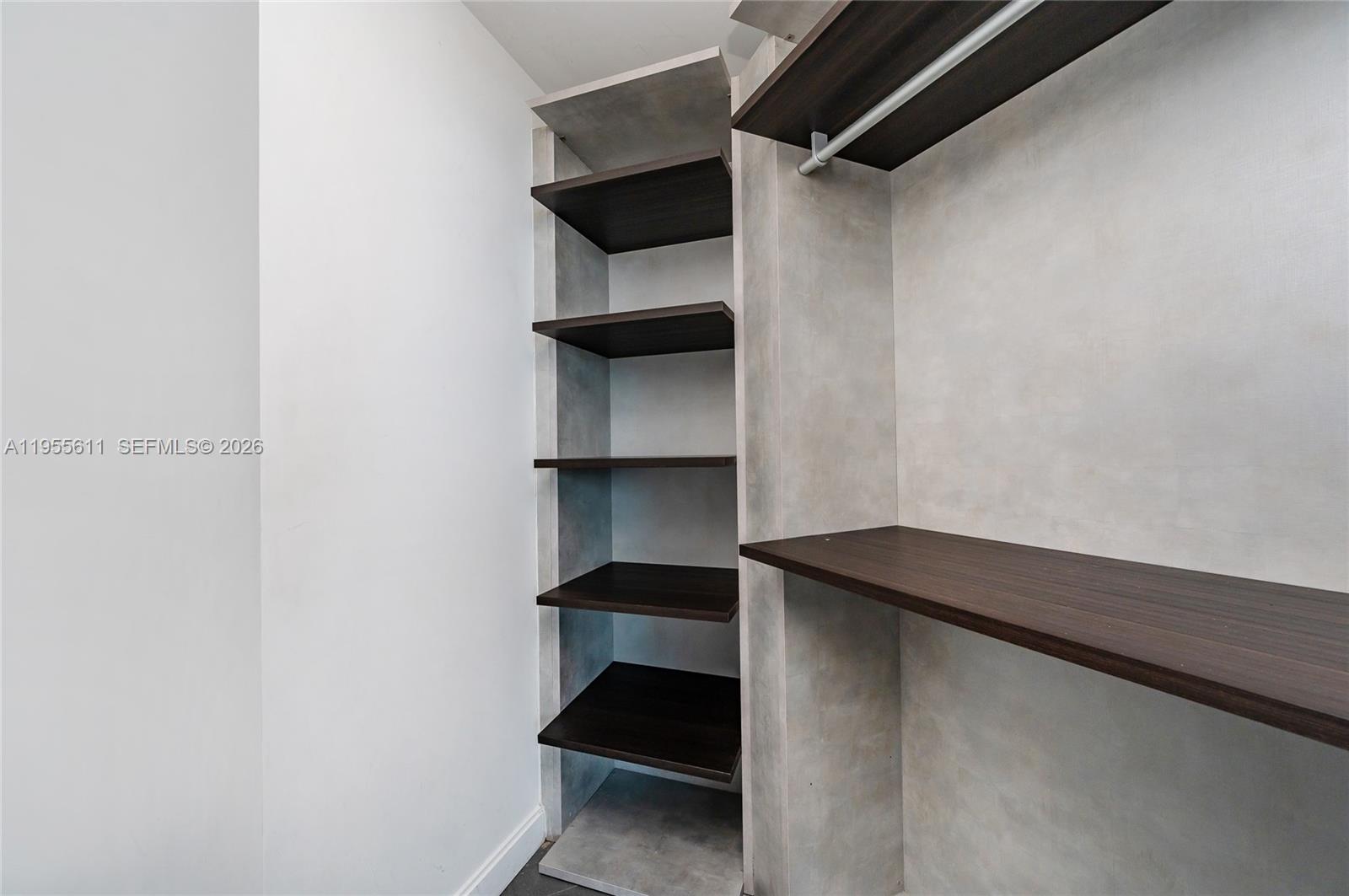 45 SW 9th St #3401, Miami FL 33130