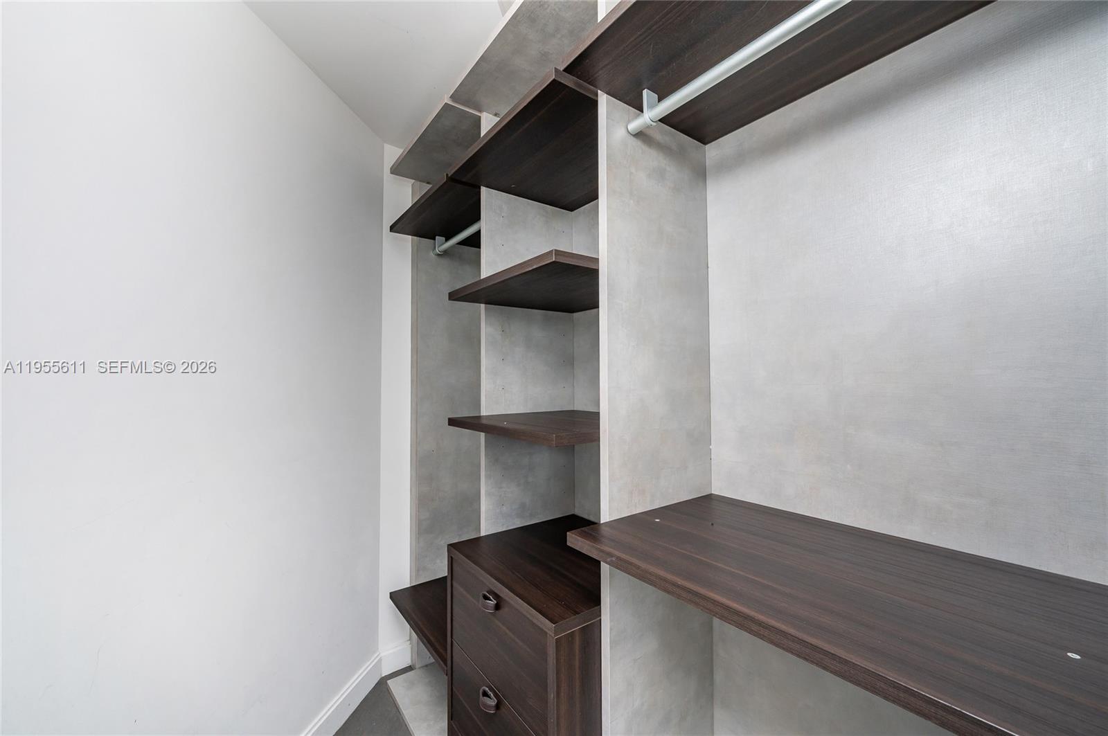 45 SW 9th St #3401, Miami FL 33130