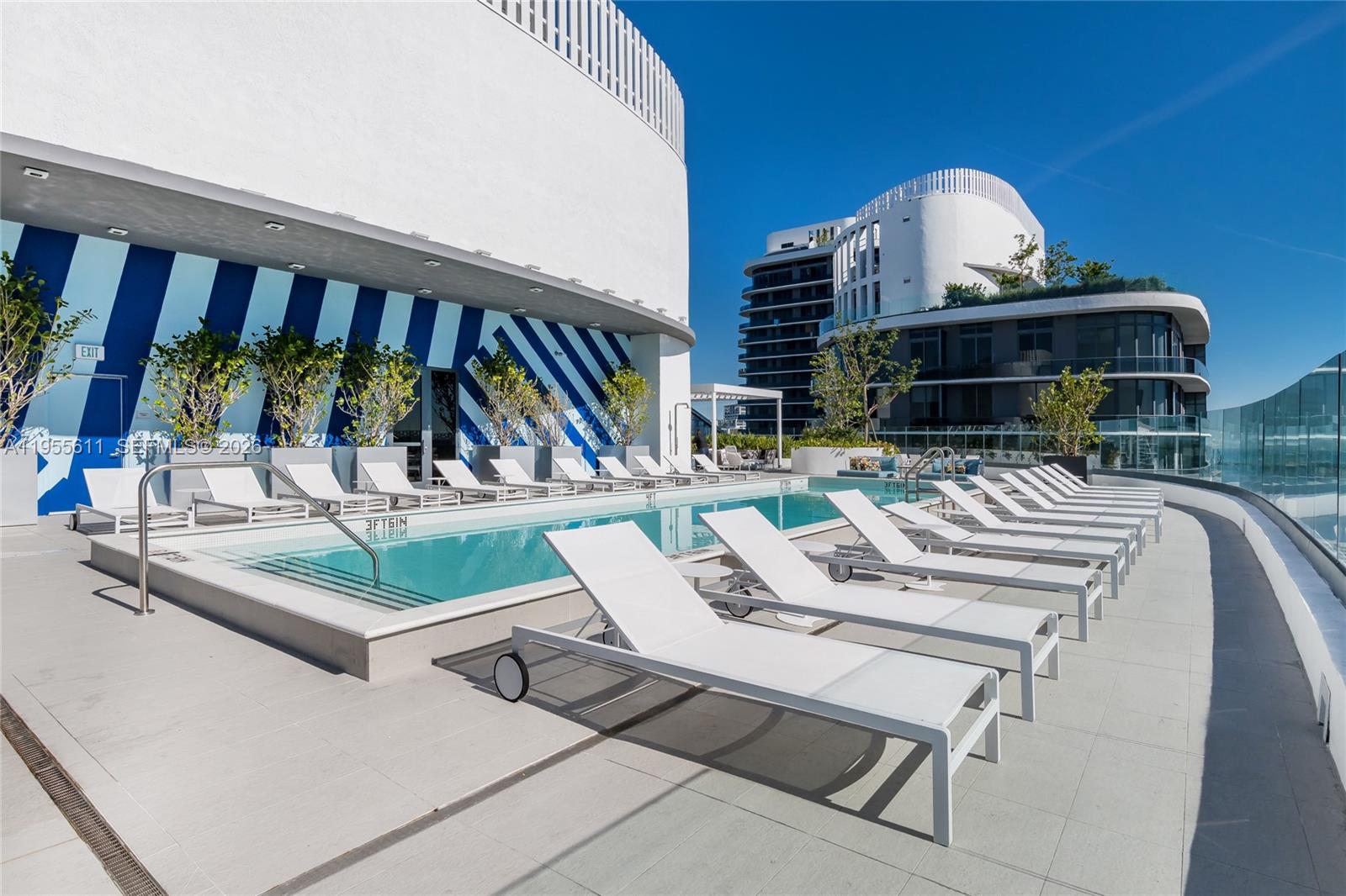 45 SW 9th St #3401, Miami FL 33130
