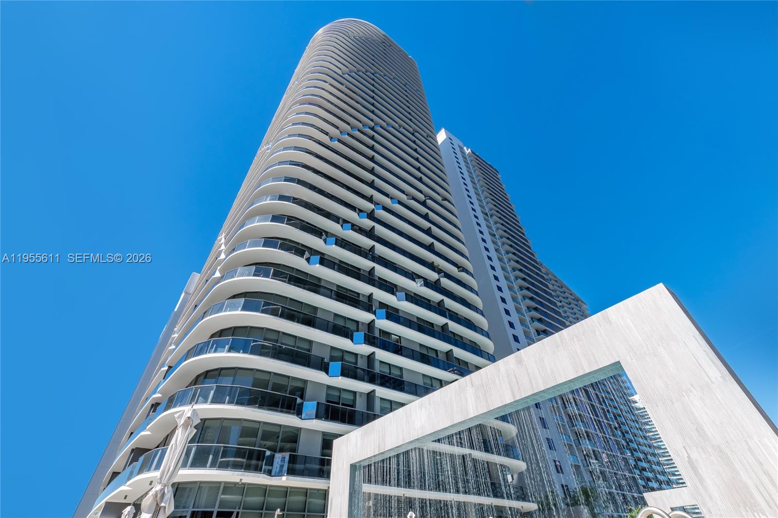 45 SW 9th St #3401, Miami FL 33130