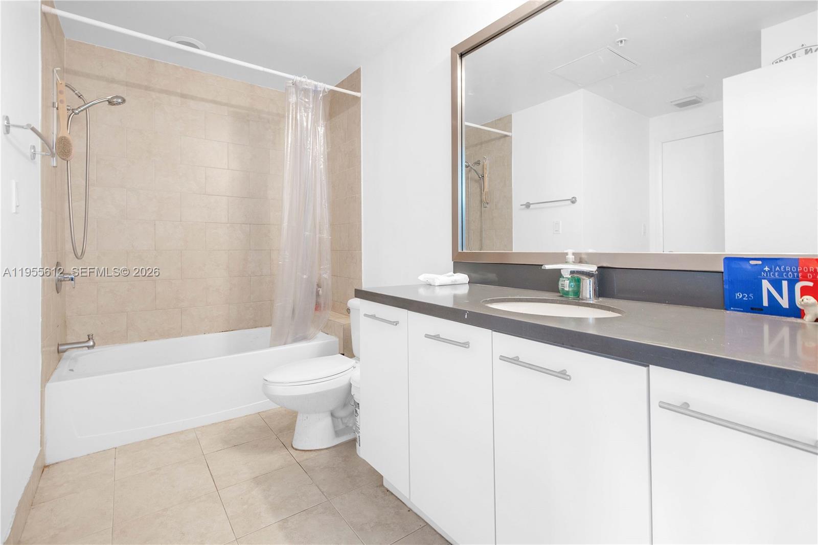90 SW 3rd St #4408, Miami FL 33130