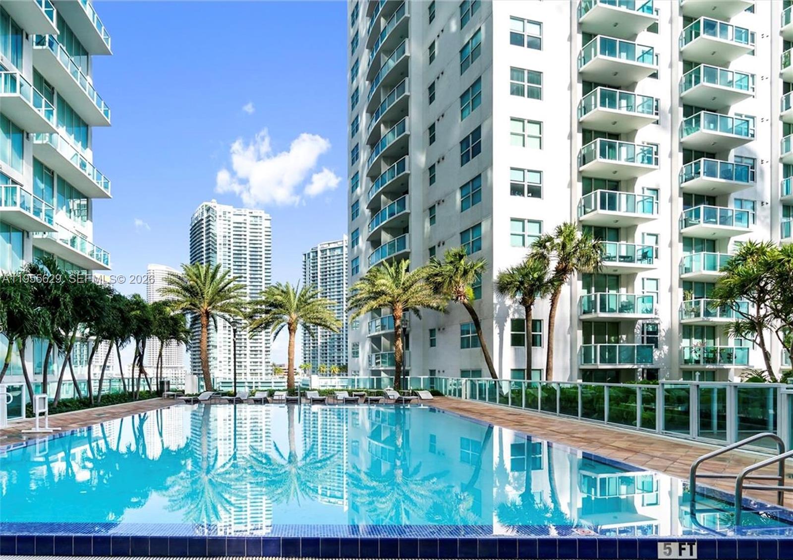 31 SE 5th St #1803, Miami FL 33131