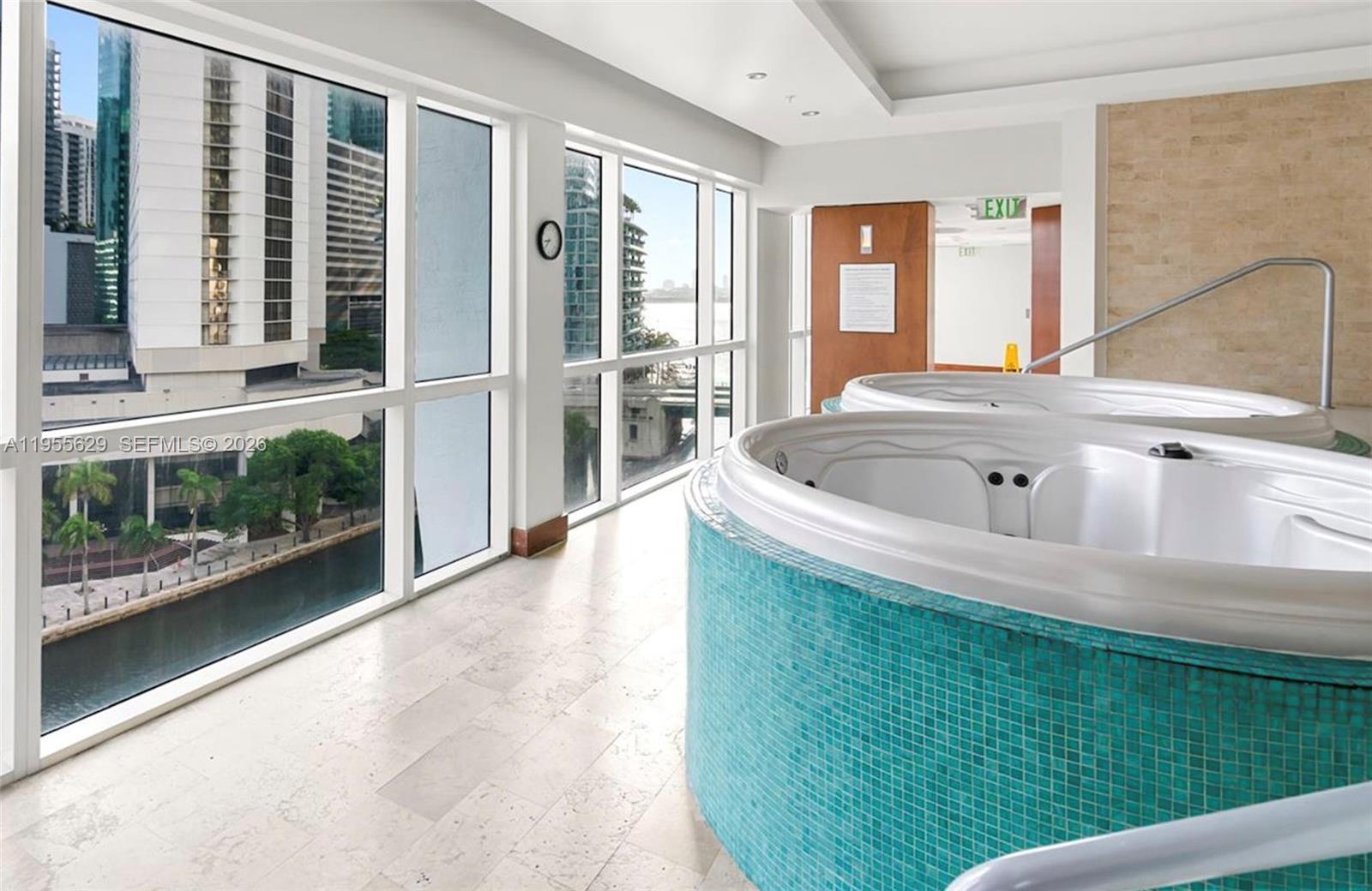 31 SE 5th St #1803, Miami FL 33131
