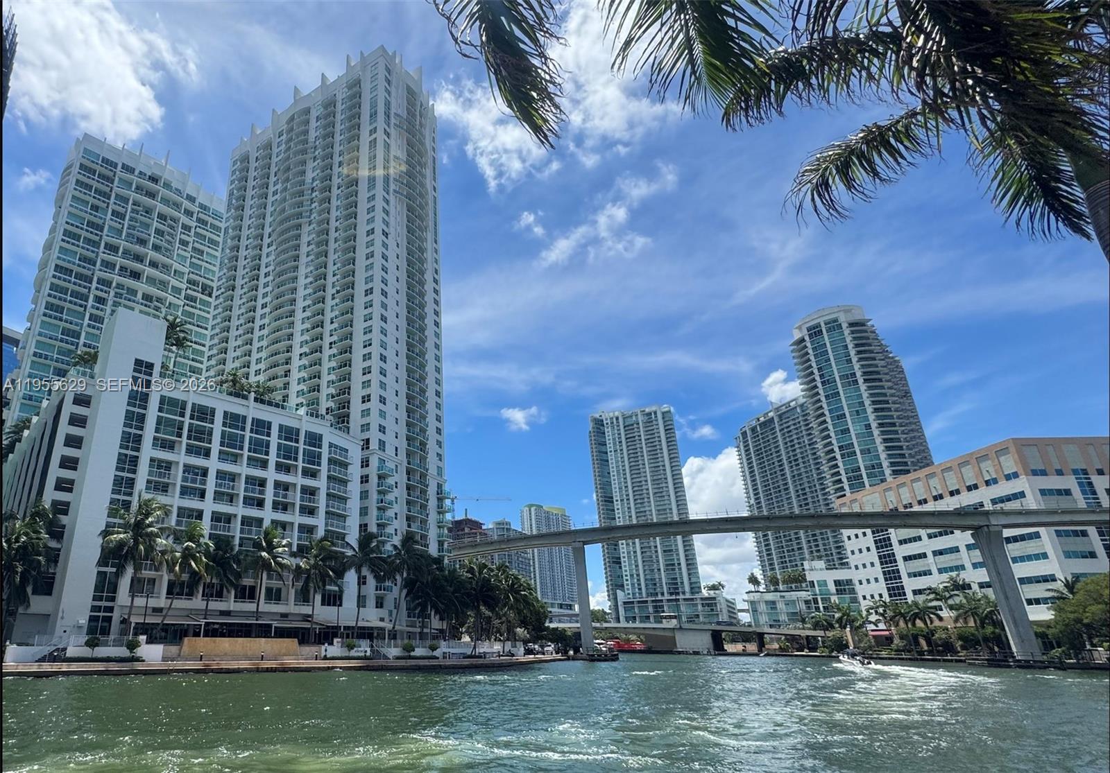 31 SE 5th St #1803, Miami FL 33131