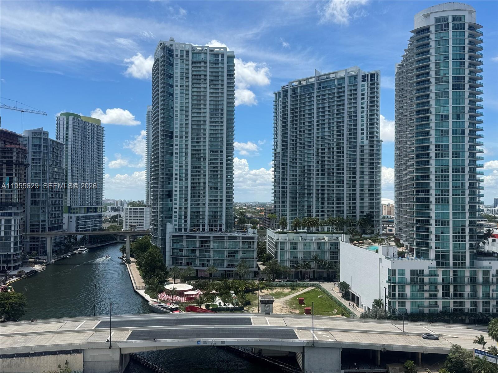 31 SE 5th St #1803, Miami FL 33131