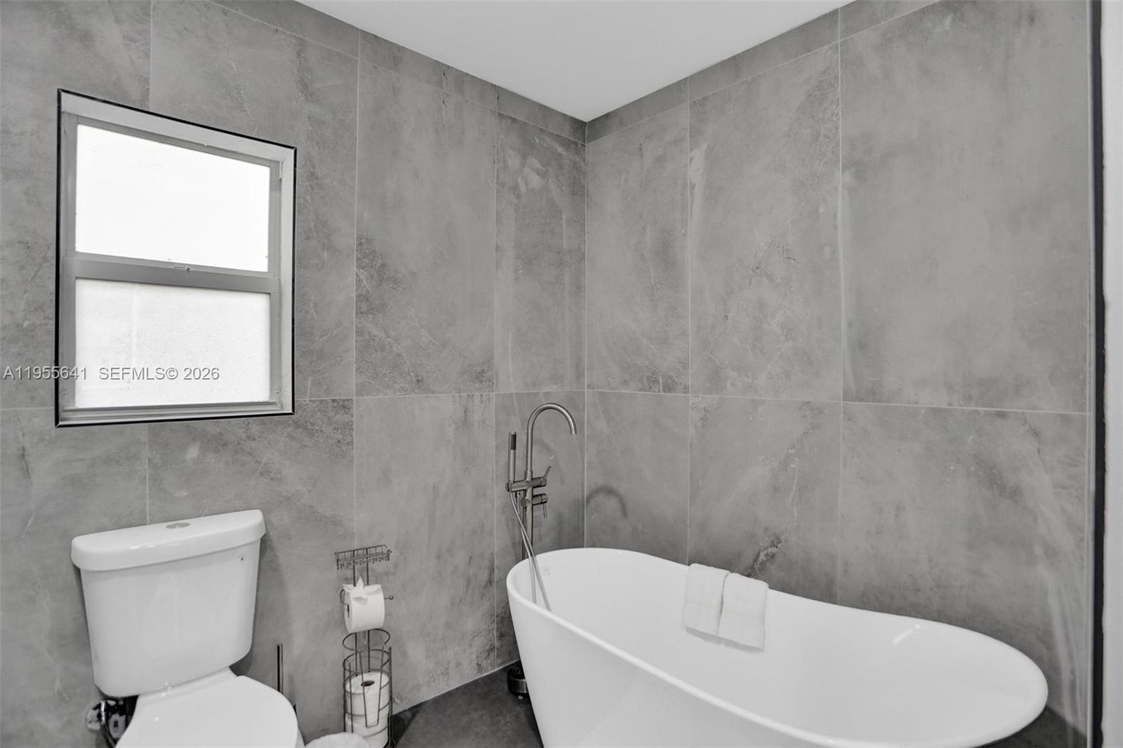 63 SE 5th Ave, Deerfield Beach FL 33441