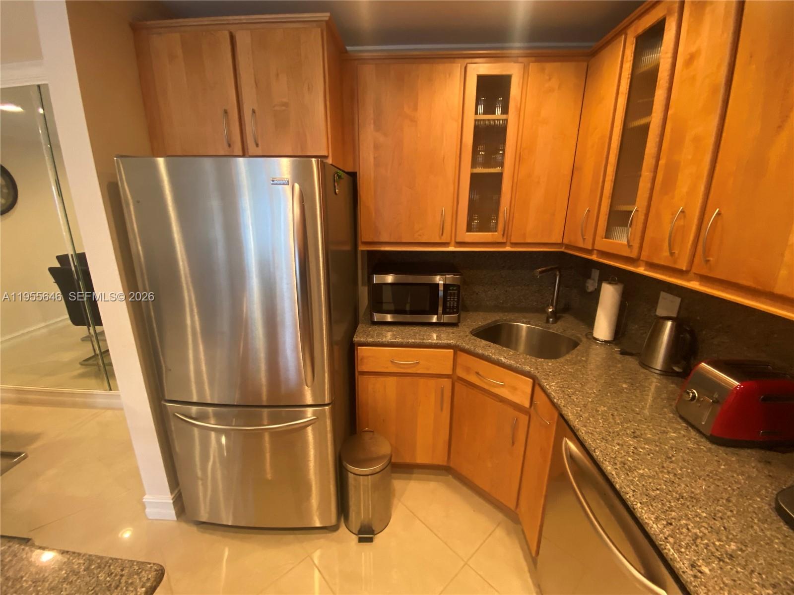 6471 Bay Club Dr #2, Fort Lauderdale FL 33308