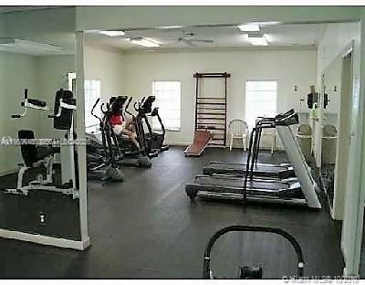 6471 Bay Club Dr #2, Fort Lauderdale FL 33308