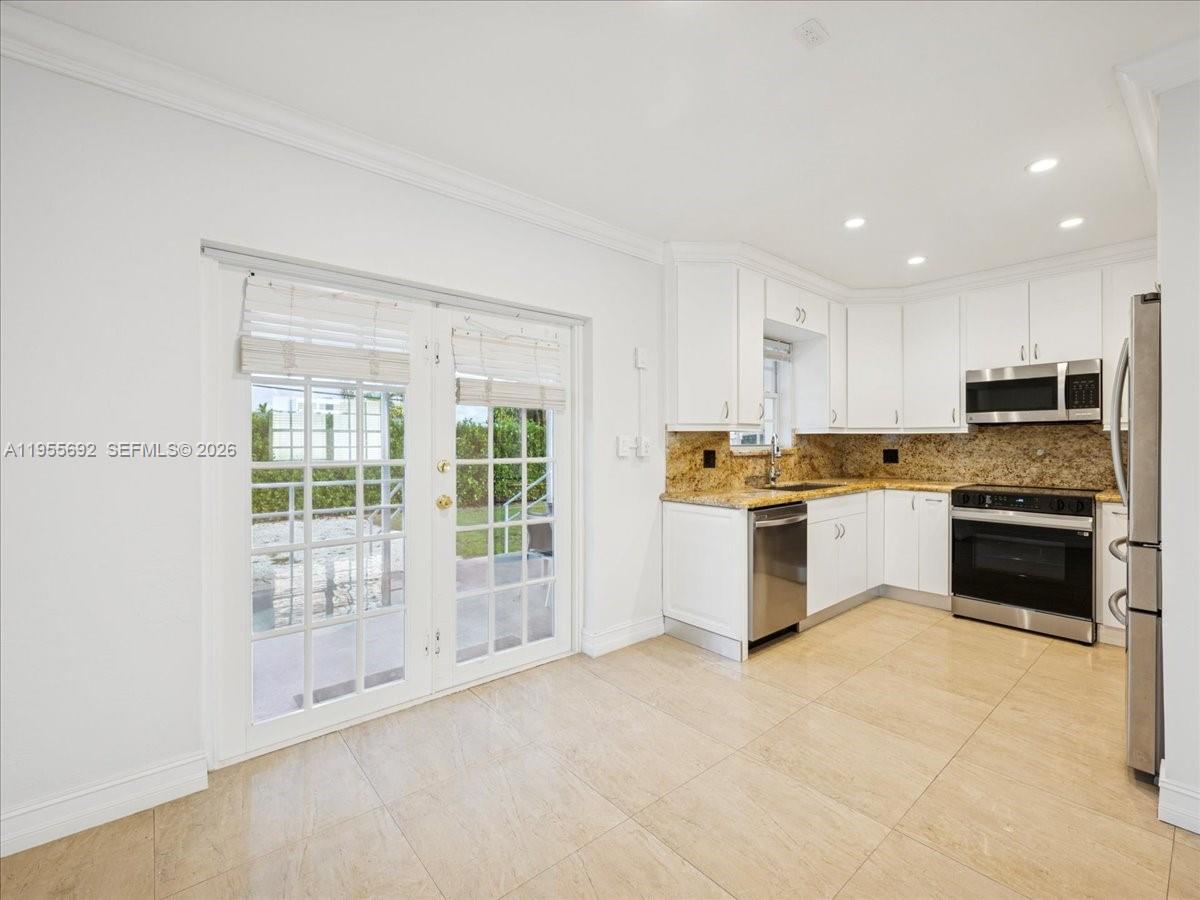 6891 SW 26th Ter, Miami FL 33155