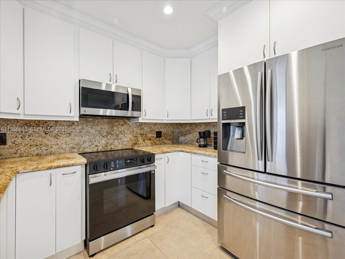 6891 SW 26th Ter, Miami FL 33155