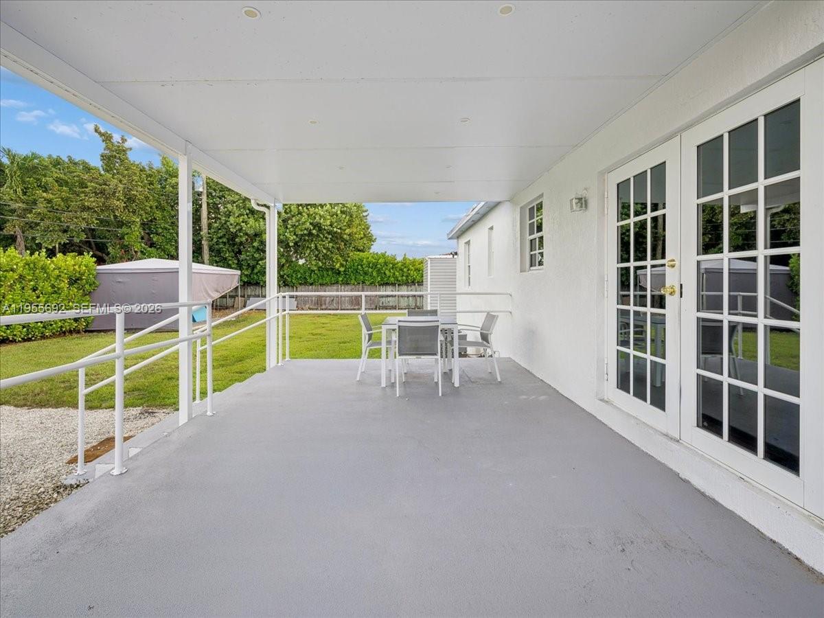 6891 SW 26th Ter, Miami FL 33155