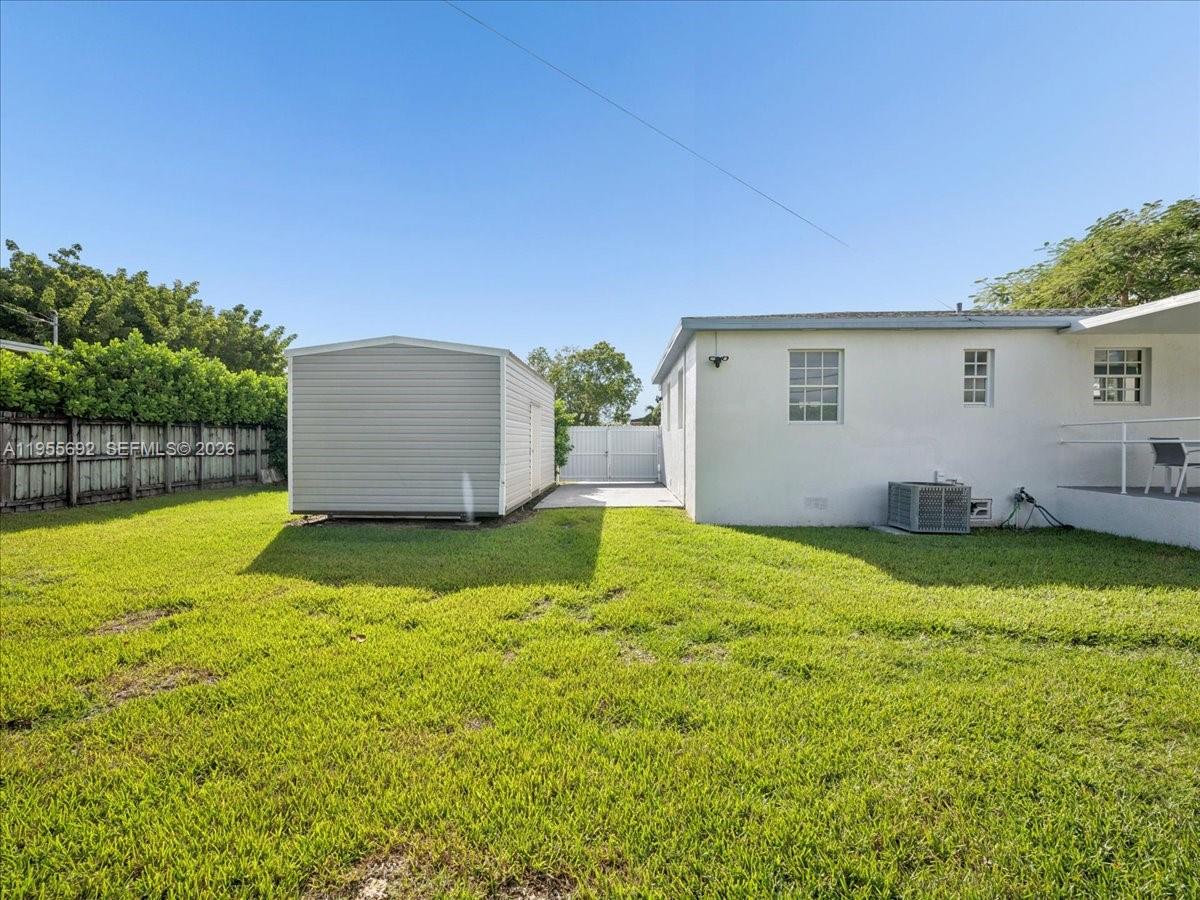6891 SW 26th Ter, Miami FL 33155
