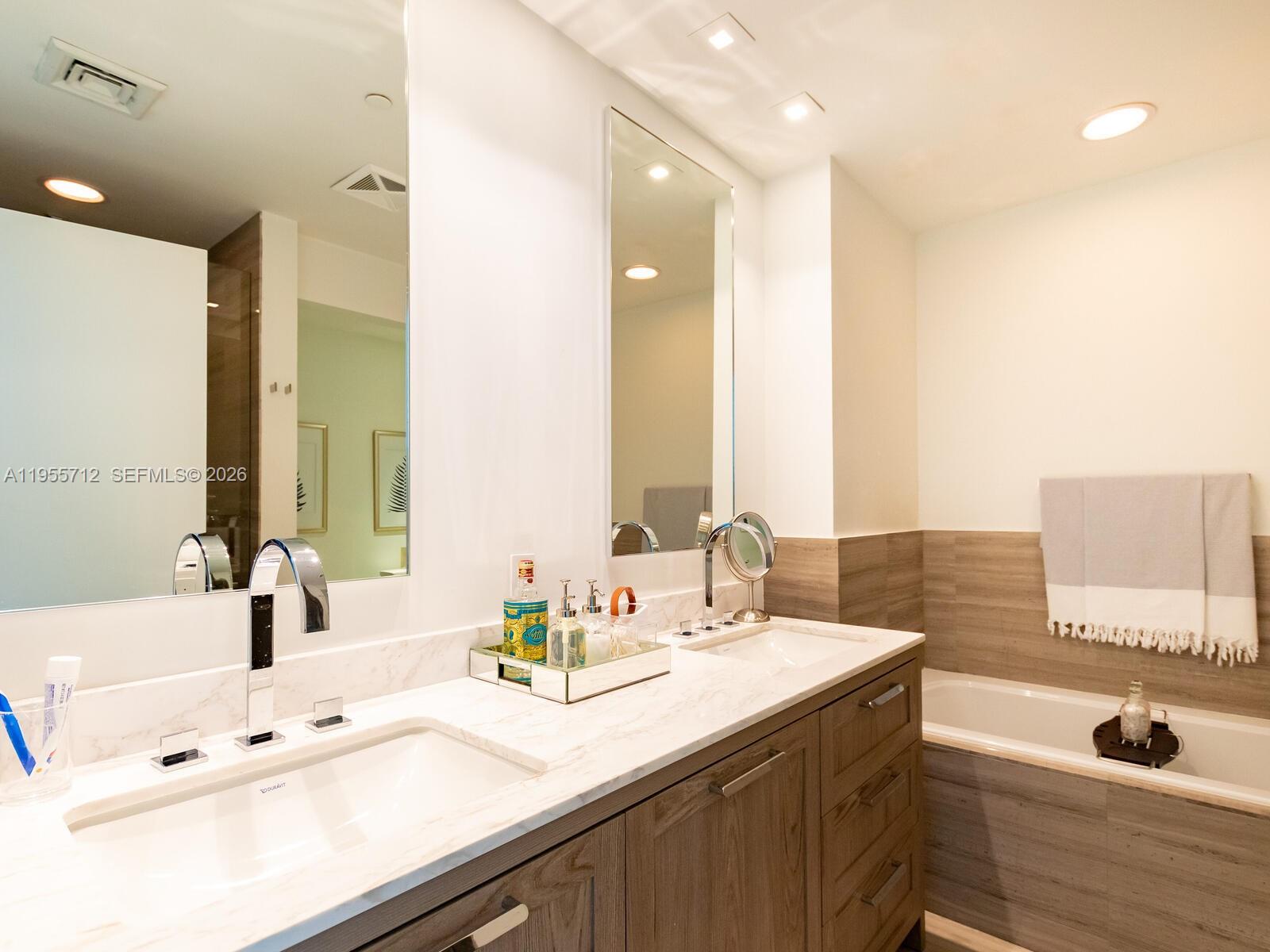 360 Ocean Dr #606S, Key Biscayne FL 33149