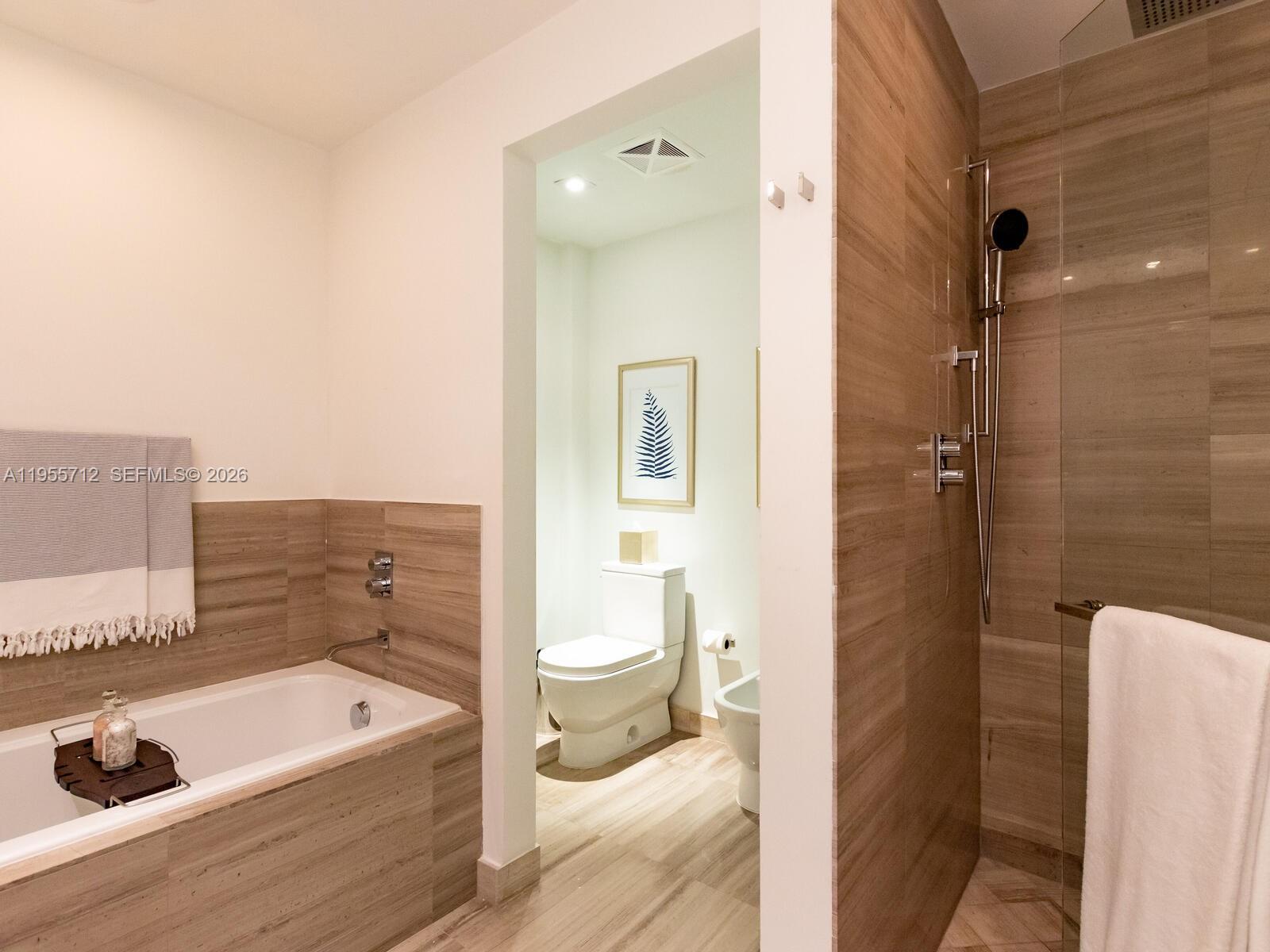 360 Ocean Dr #606S, Key Biscayne FL 33149