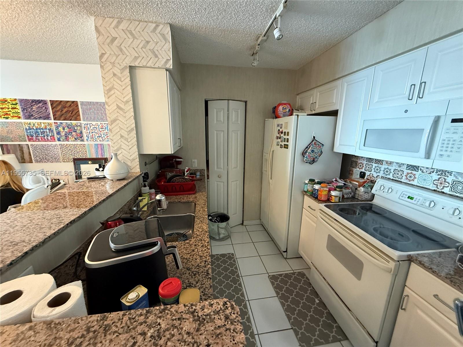 1155 Brickell Bay Dr #1006, Miami FL 33131
