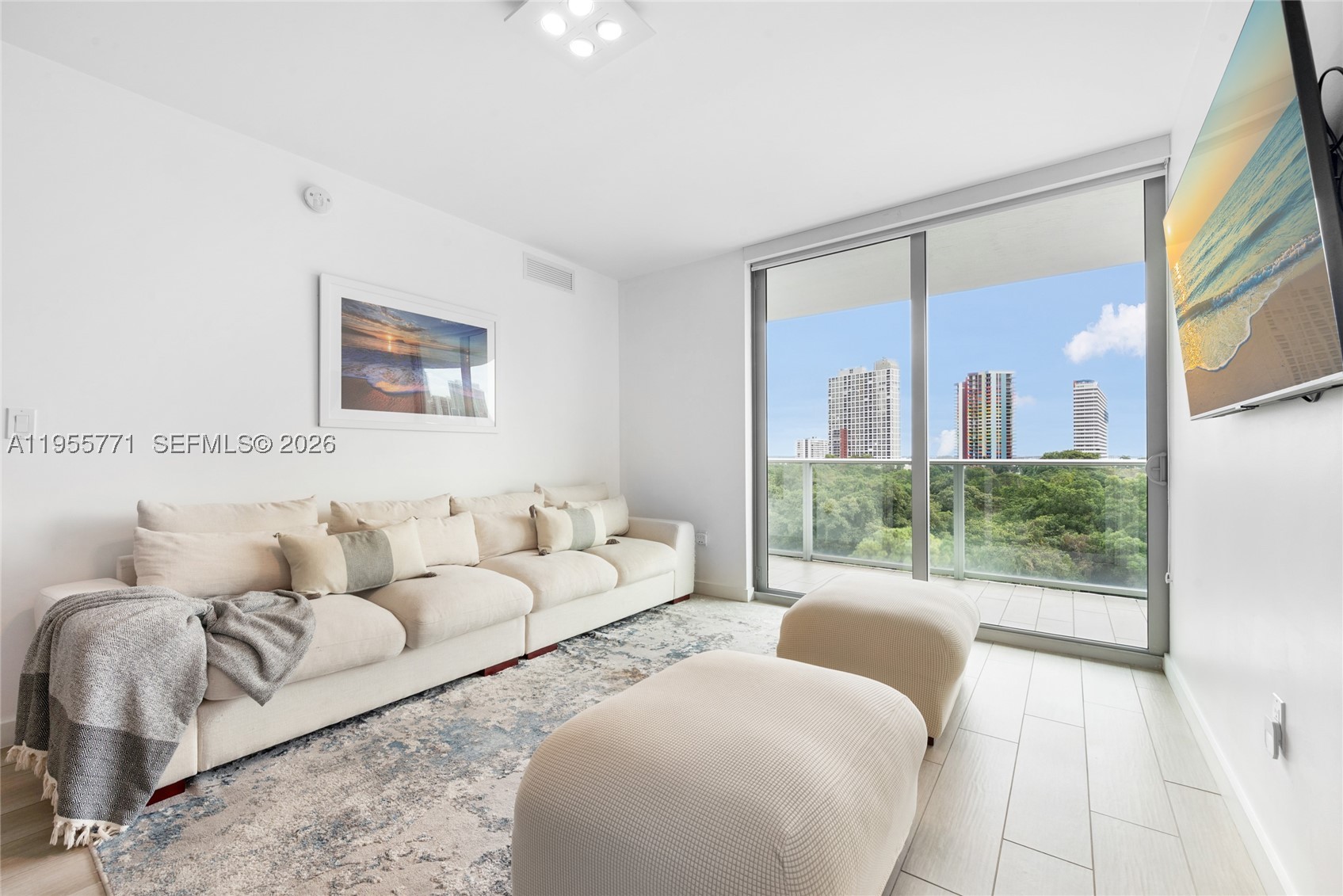 1600 SW 1st Ave #707, Miami FL 33129