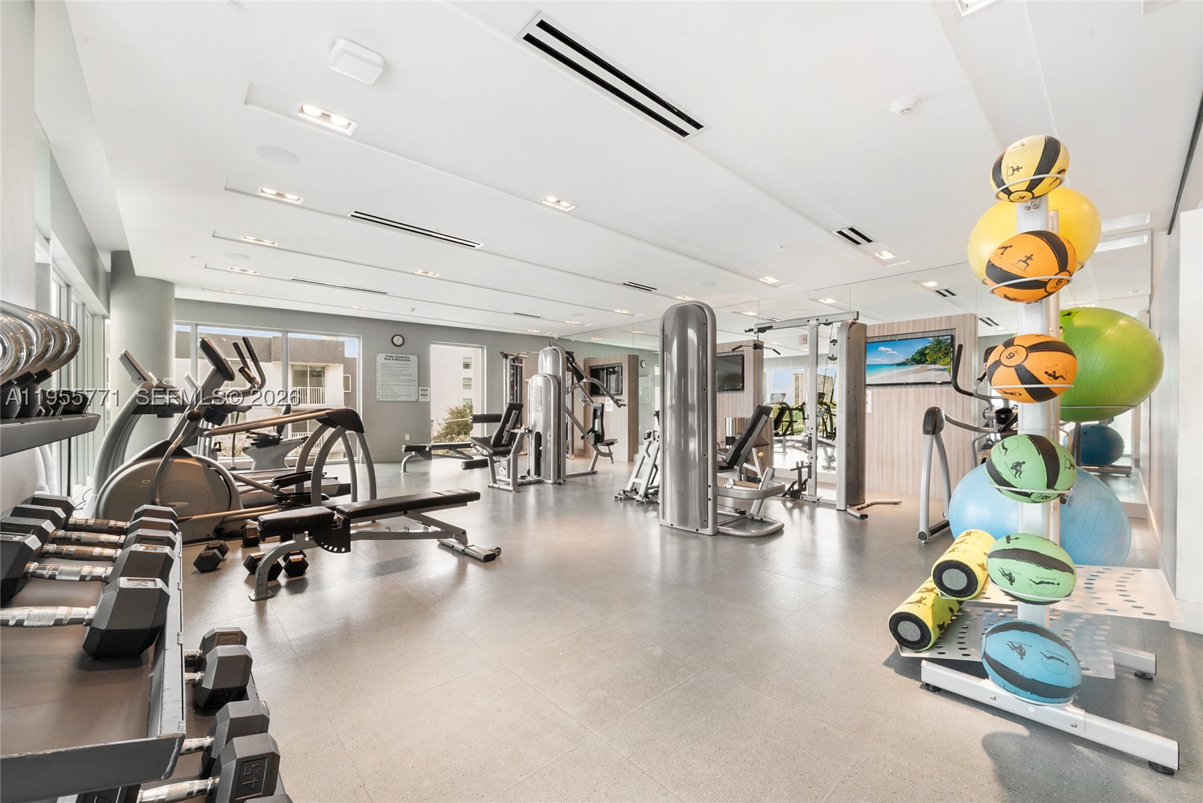 1600 SW 1st Ave #707, Miami FL 33129