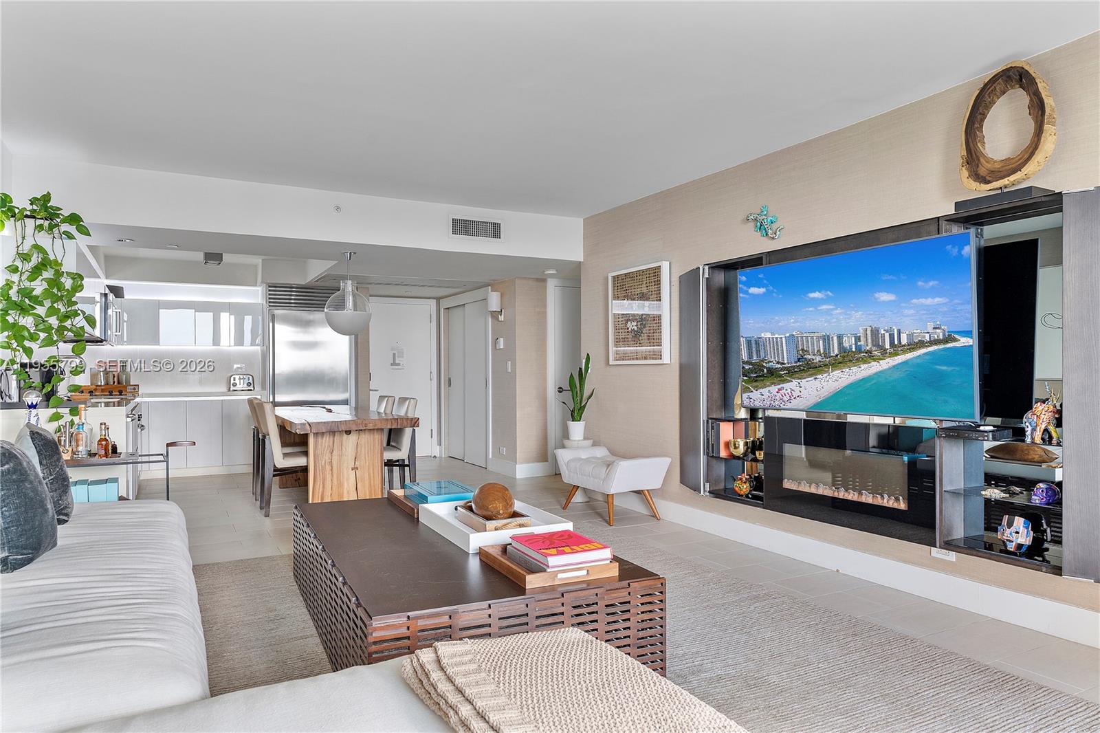 102 24th St #1427, Miami Beach FL 33139