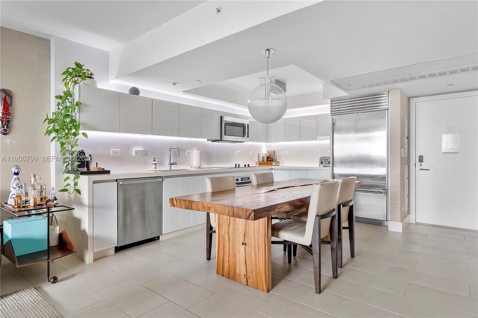 102 24th St #1427, Miami Beach FL 33139
