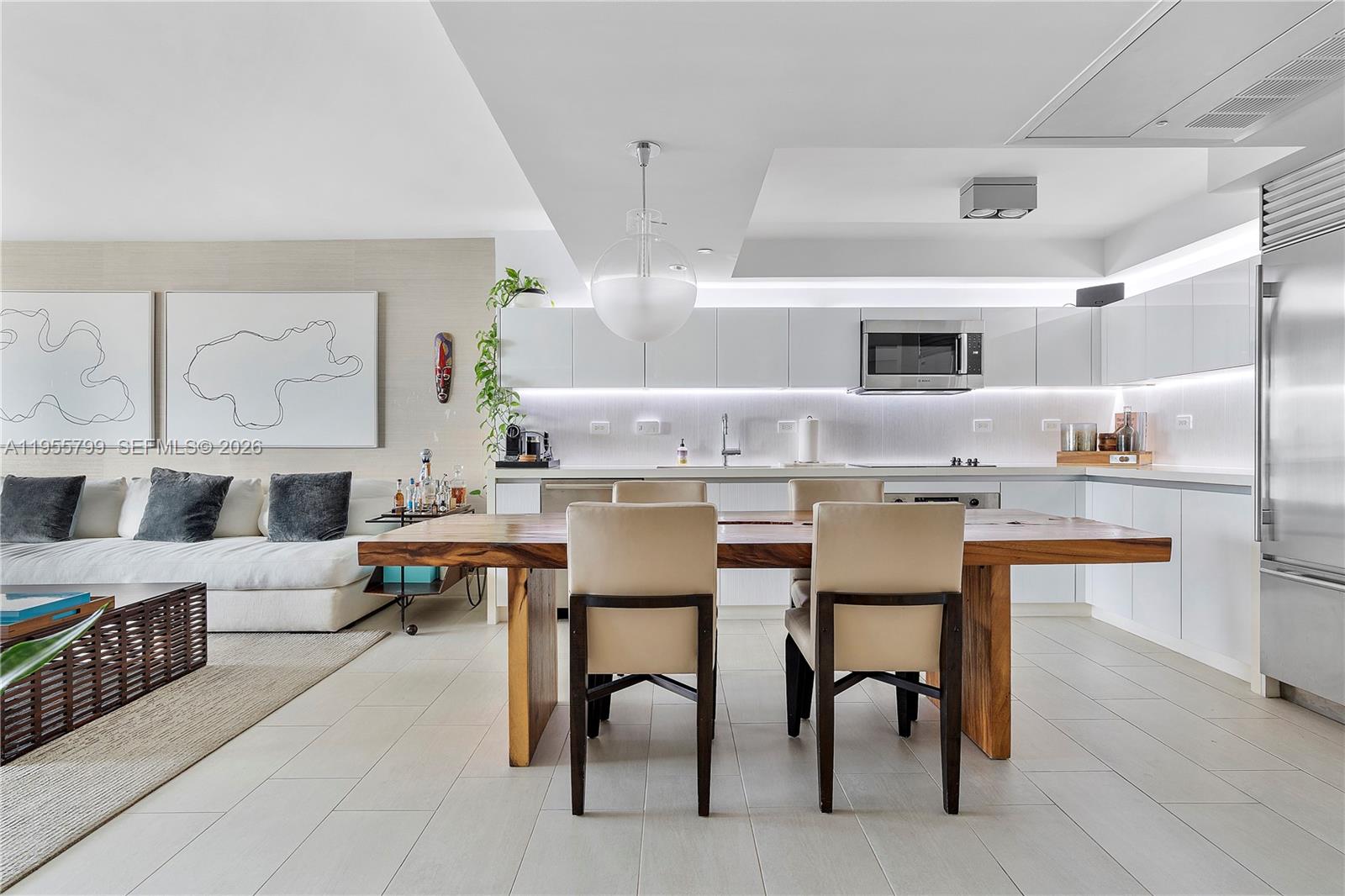 102 24th St #1427, Miami Beach FL 33139