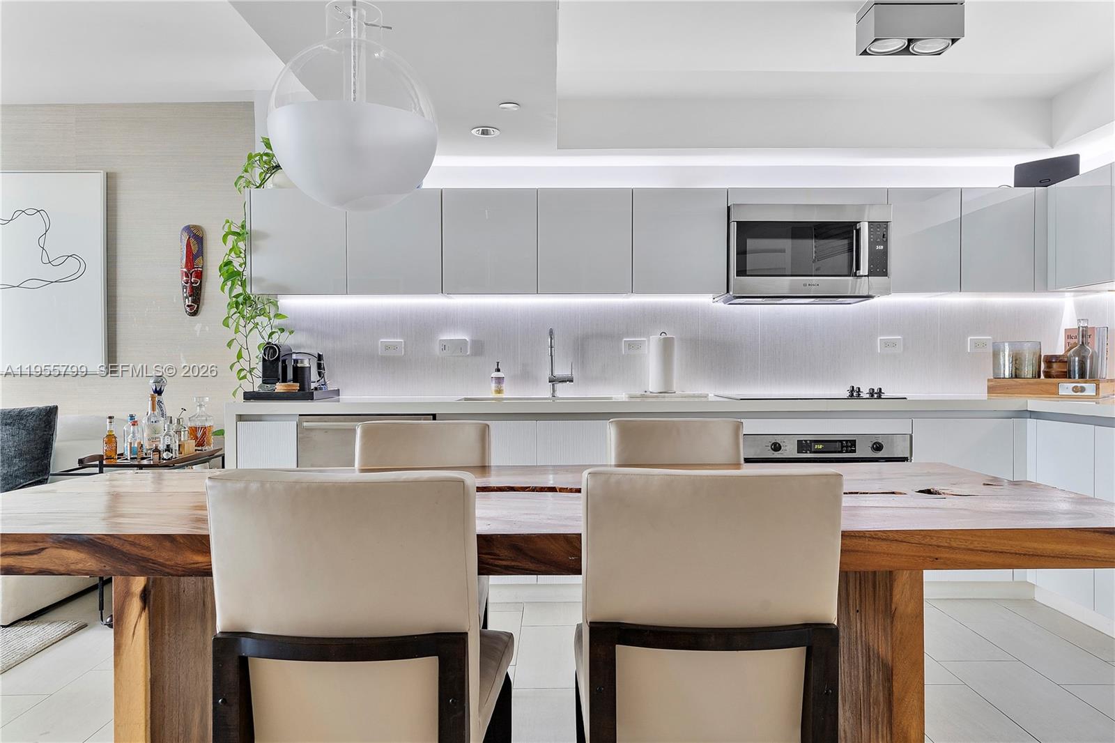 102 24th St #1427, Miami Beach FL 33139