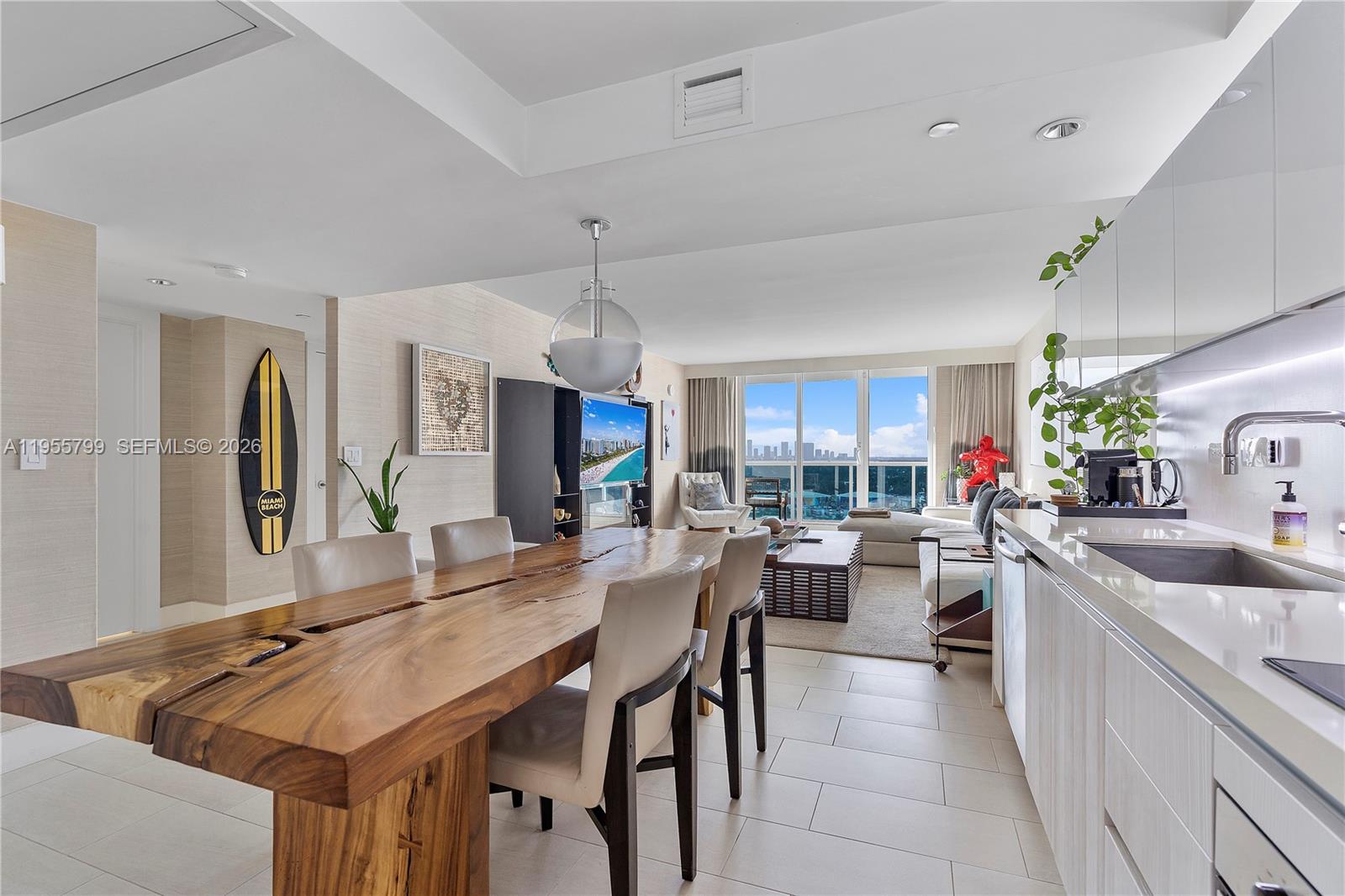 102 24th St #1427, Miami Beach FL 33139