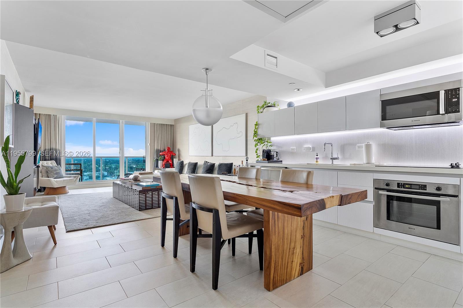 102 24th St #1427, Miami Beach FL 33139