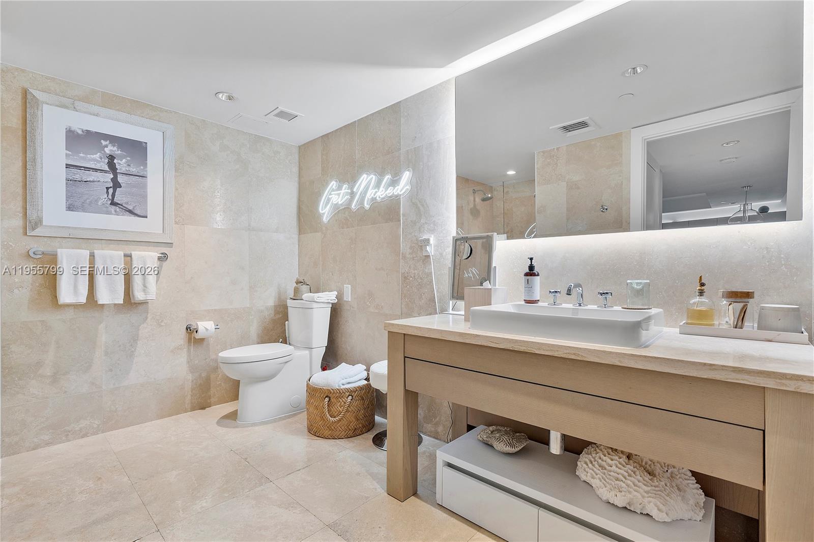 102 24th St #1427, Miami Beach FL 33139