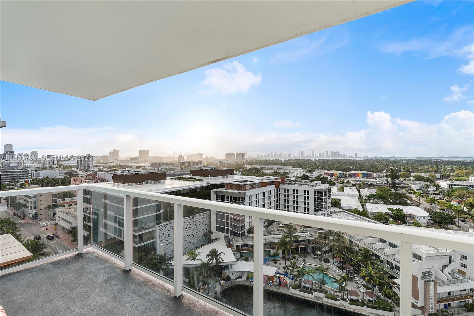 102 24th St #1427, Miami Beach FL 33139